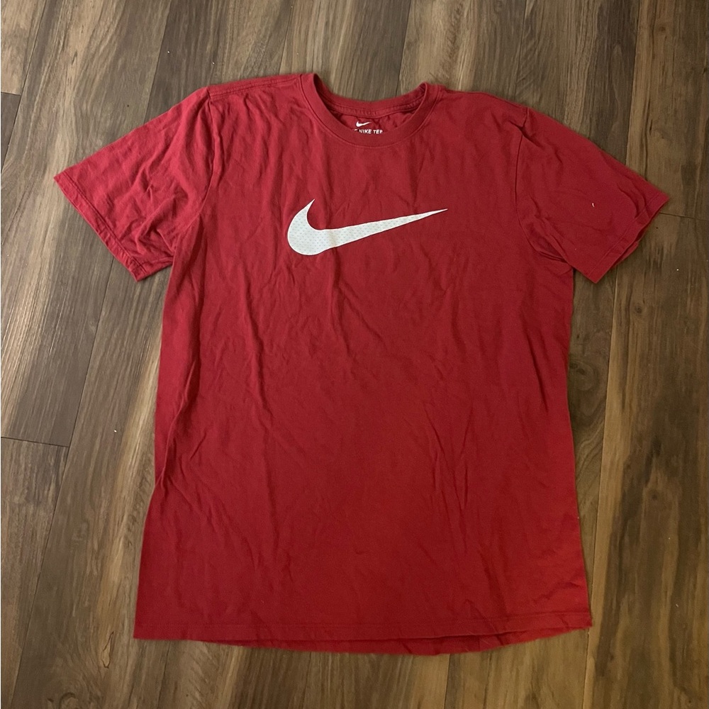 Nike Women’s Red Athletic T-Shirt Size Medium